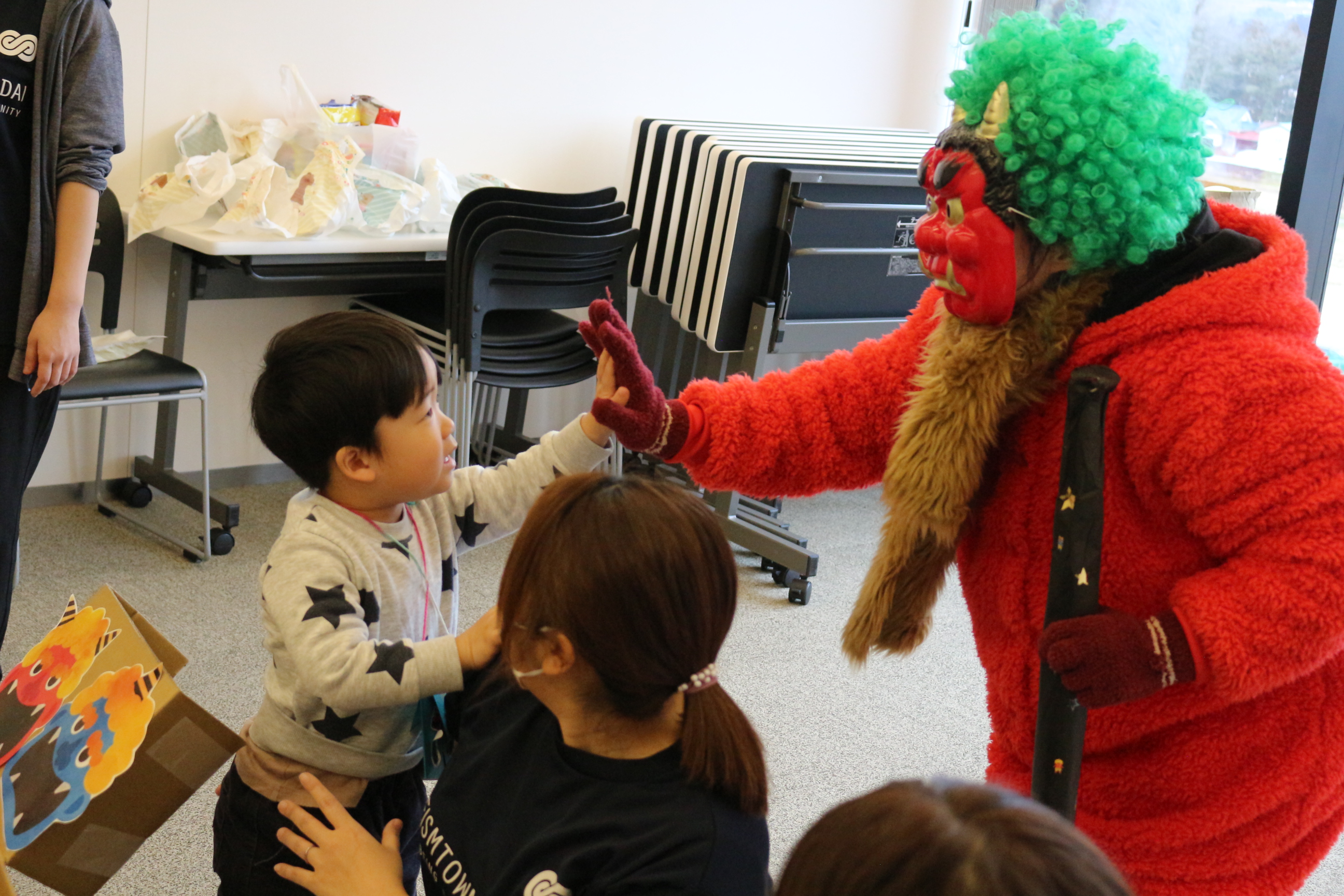 子供たちと一緒に豆まき👹